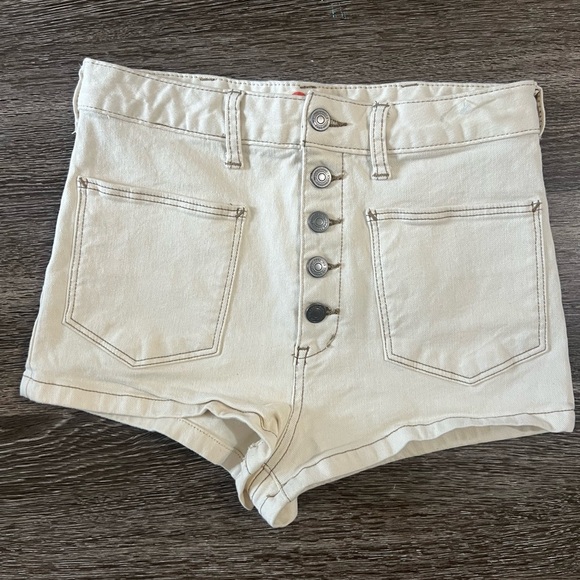 Free People Bridgette Denim‎ Shorts High Rise Button Fly Ivory Cream - Picture 2 of 8